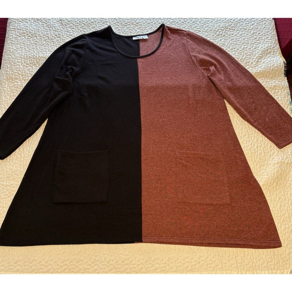 Avenue Women’s Sweater Size 26/28 In A Two Colored Black And Brown